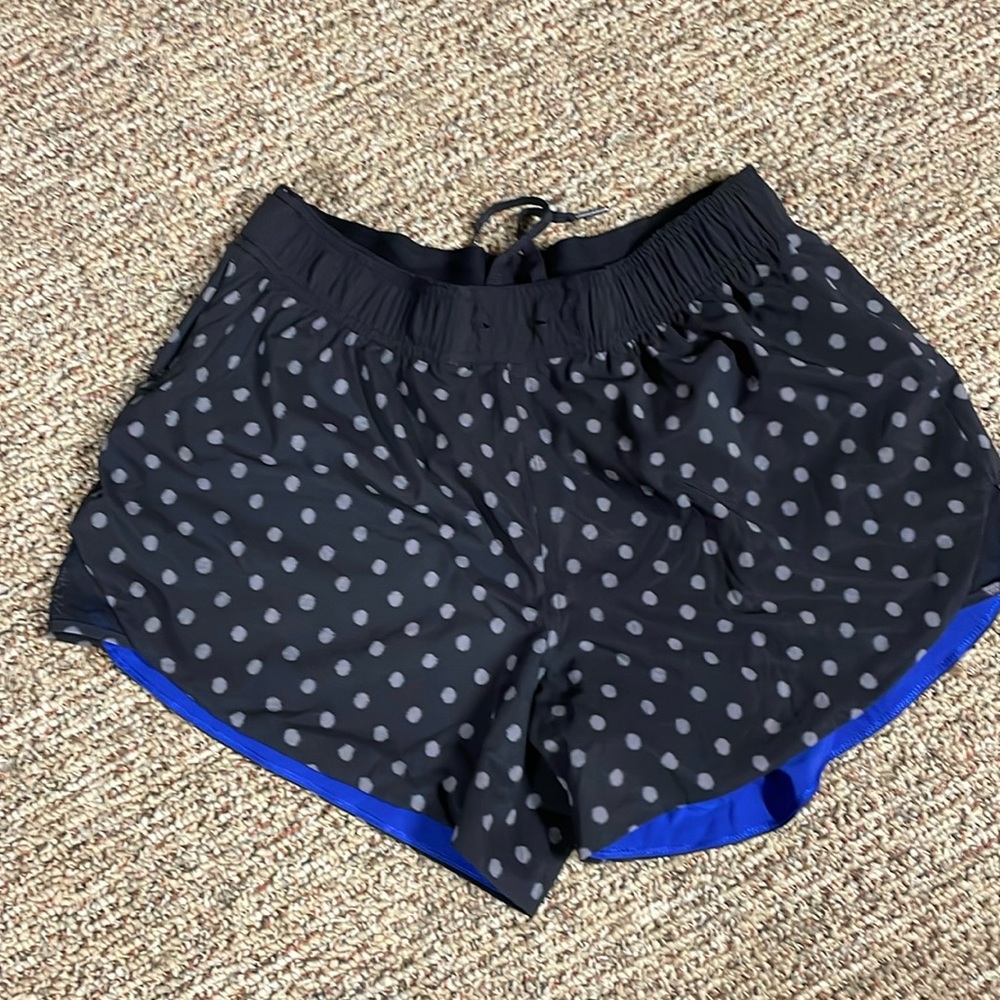 Lululemon reversible shorts size 10